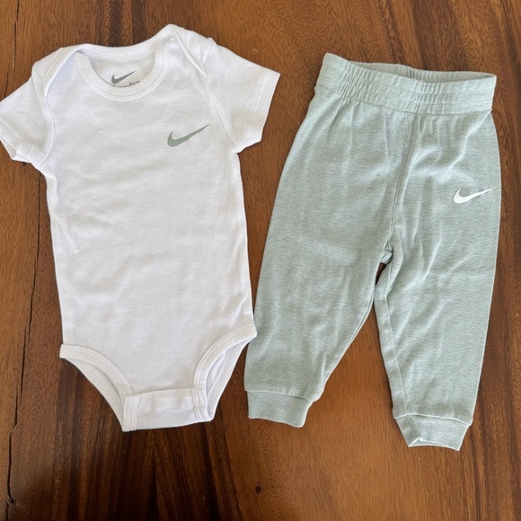 Nike White and Light Mint Green Onesie and Pants Baby Outfit Size 9M - Picture 1 of 4